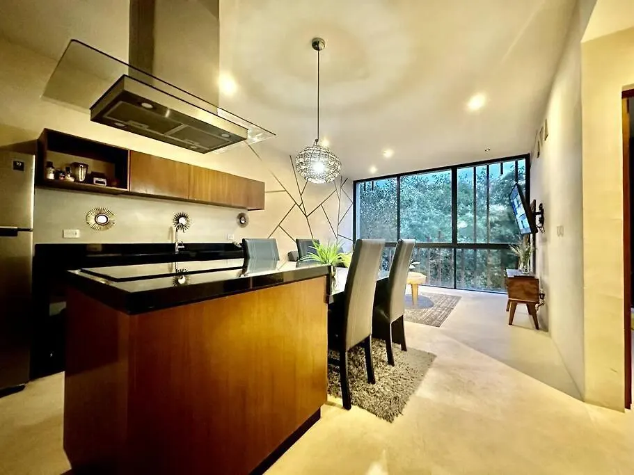 *Tulum 2Br W/ Pool, Gym, Security, Walk To Town Apartment Tulum