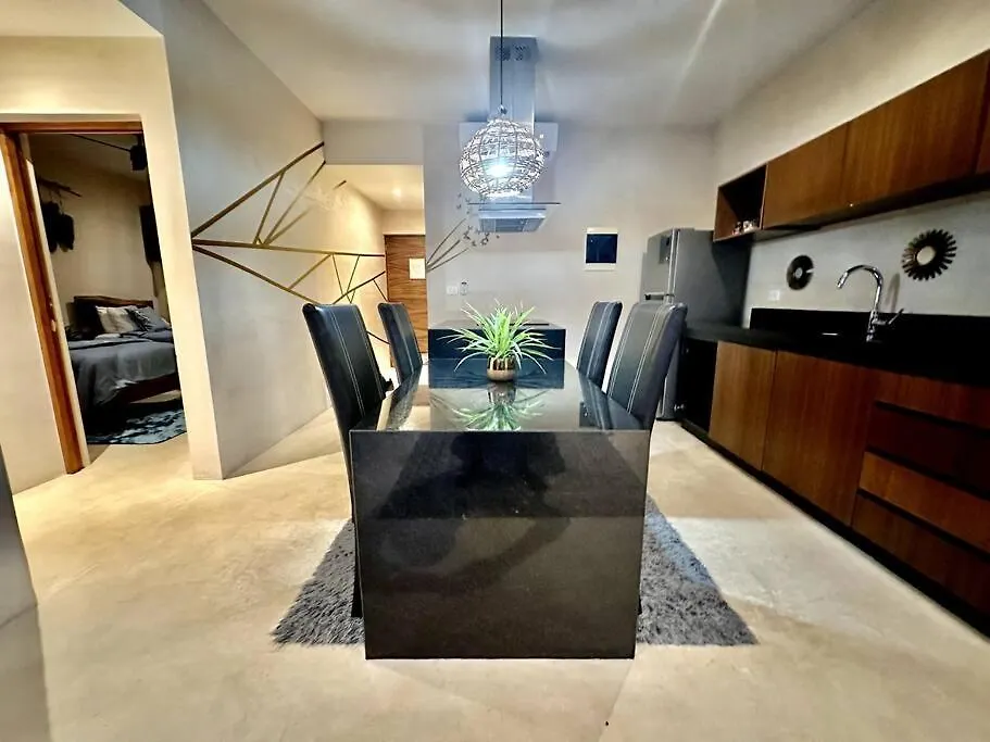 *Tulum 2Br W/ Pool, Gym, Security, Walk To Town Apartment Mexico